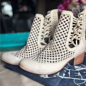 Freebird by Steven Women's Beige Leather Ankle Booties Lattice Cutout Zip